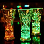 Transparent Glass Snowflake LED Flashing Color Change Water Activated Light Up Beer Whisky Cup Christmas Mug Cool Party Bar Mugs